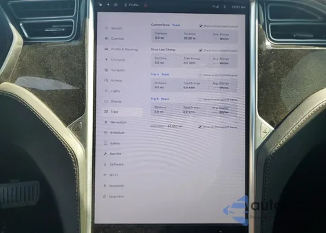 2017 Tesla Model S z USA, uszkodzony, nr VIN 5YJSA1E11HF209631